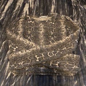 Zara Gray Toned Snakeskin Long Sleeve Light Sweater Size Small